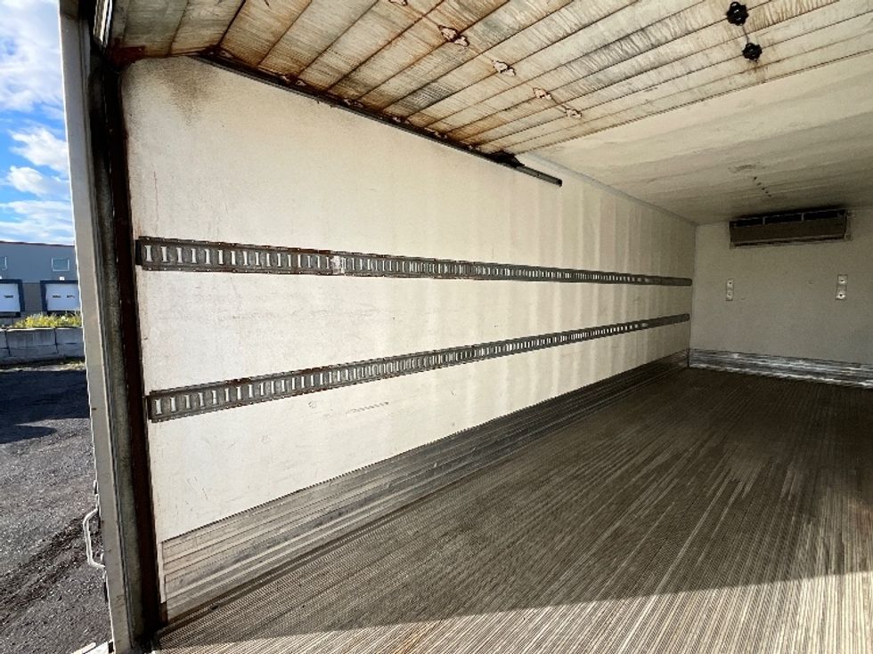 Refrigerated Truck-Light and Medium Duty Trucks-Freightliner-2020-M2-Boucherville-PQ-147,588\n\t\tkm-$ 80,250 - Image 11