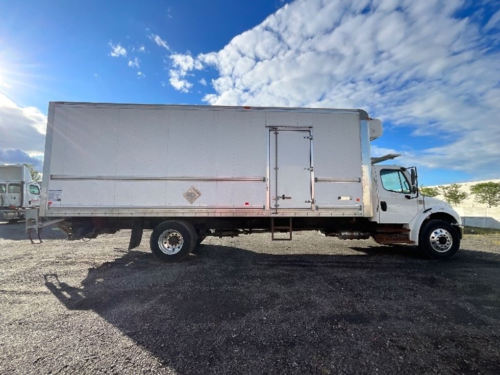 Refrigerated Truck-Light and Medium Duty Trucks-Freightliner-2020-M2-Boucherville-PQ-147,588\n\t\tkm-$ 80,250 - Image 15