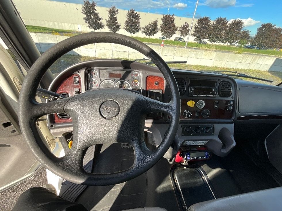 Refrigerated Truck-Light and Medium Duty Trucks-Freightliner-2020-M2-Boucherville-PQ-147,588\n\t\tkm-$ 80,250 - Image 18