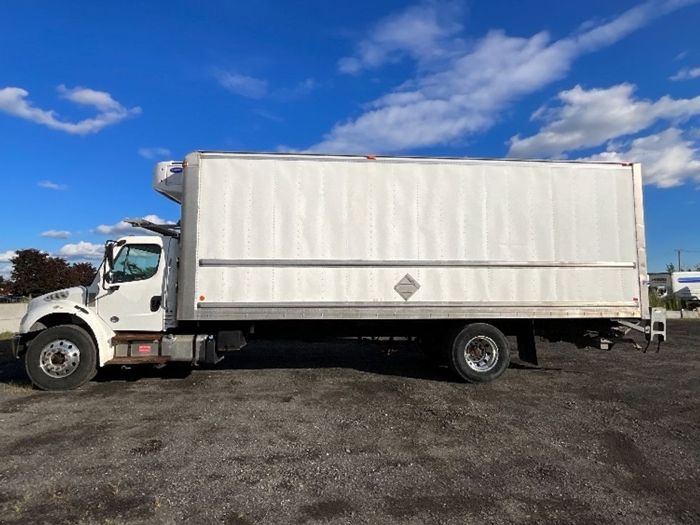 Refrigerated Truck-Light and Medium Duty Trucks-Freightliner-2020-M2-Boucherville-PQ-147,588\n\t\tkm-$ 80,250 - Image 4