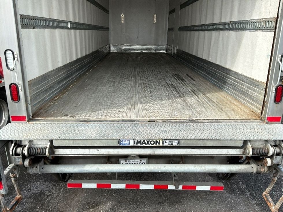 Refrigerated Truck-Light and Medium Duty Trucks-Freightliner-2020-M2-Boucherville-PQ-213,002\n\t\tkm-$ 71,750 - Image 10