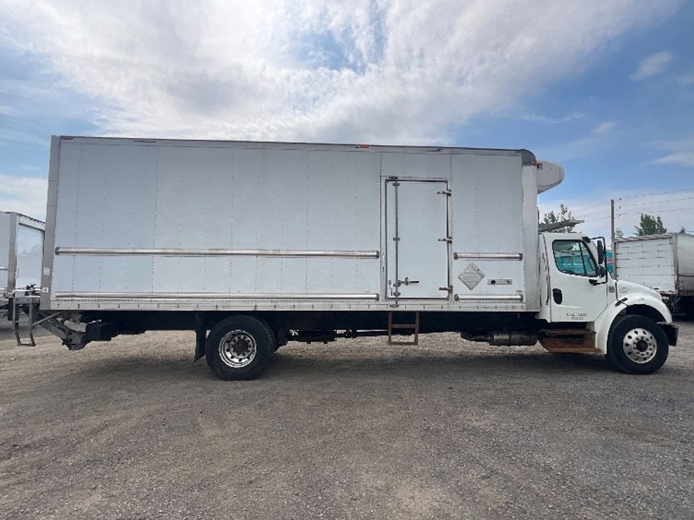 Refrigerated Truck-Light and Medium Duty Trucks-Freightliner-2020-M2-Boucherville-PQ-213,002\n\t\tkm-$ 71,750 - Image 15
