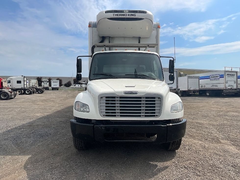 Refrigerated Truck-Light and Medium Duty Trucks-Freightliner-2020-M2-Boucherville-PQ-213,002\n\t\tkm-$ 71,750 - Image 2