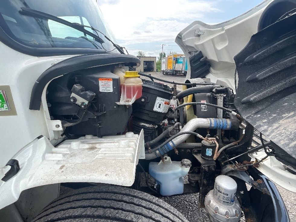 Refrigerated Truck-Light and Medium Duty Trucks-Freightliner-2020-M2-Boucherville-PQ-213,002\n\t\tkm-$ 71,750 - Image 23