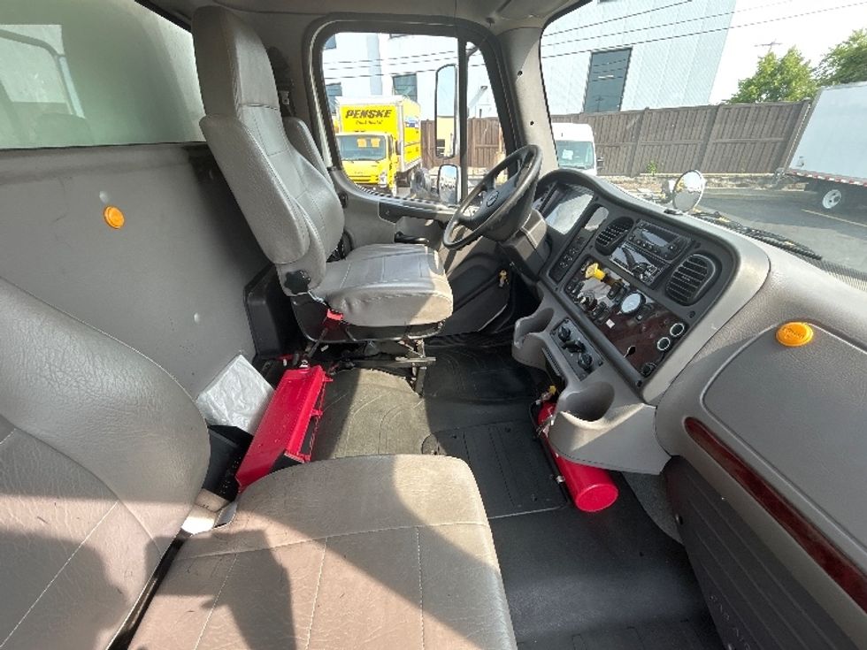 Refrigerated Truck-Light and Medium Duty Trucks-Freightliner-2020-M2-Braintree-MA-120,213\n\t\tmiles-$ 72,750 - Image 22