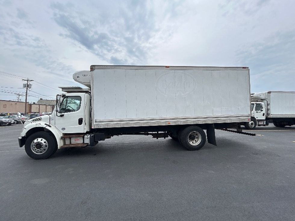Refrigerated Truck-Light and Medium Duty Trucks-Freightliner-2020-M2-Braintree-MA-147,230\n\t\tmiles-$ 51,500 - Image 4