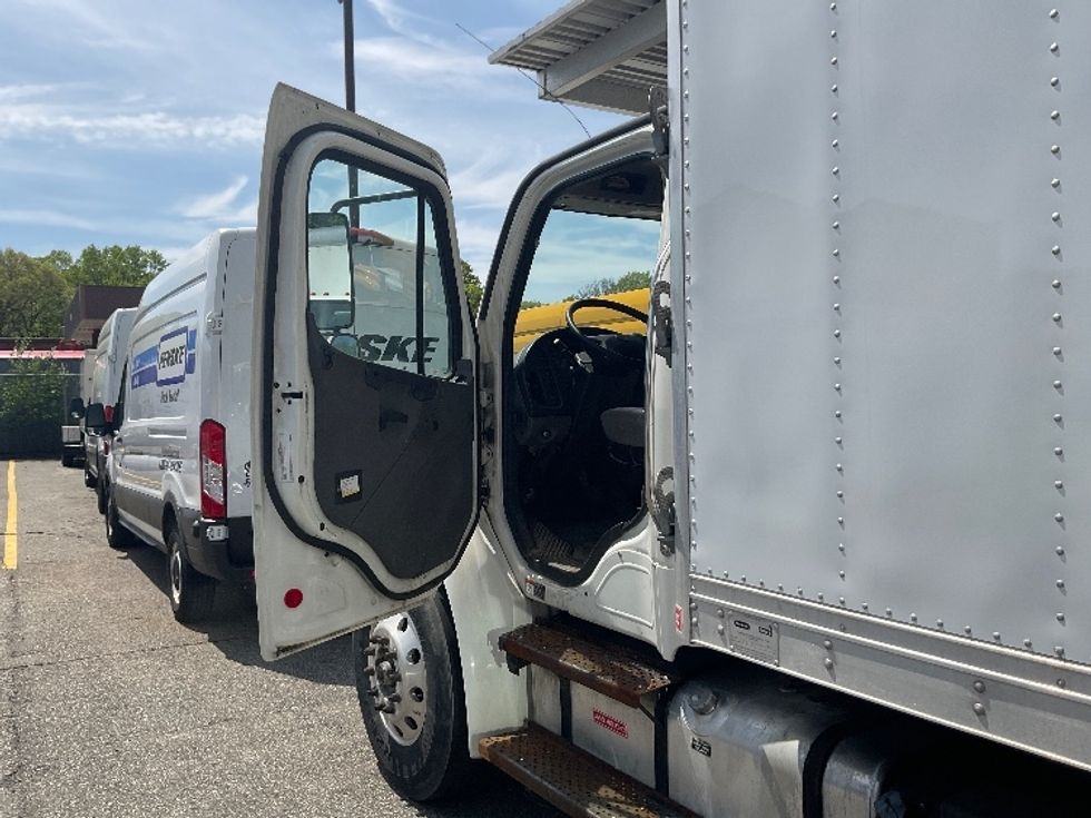 Refrigerated Truck-Light and Medium Duty Trucks-Freightliner-2020-M2-Braintree-MA-147,522\n\t\tmiles-$ 59,250 - Image 16