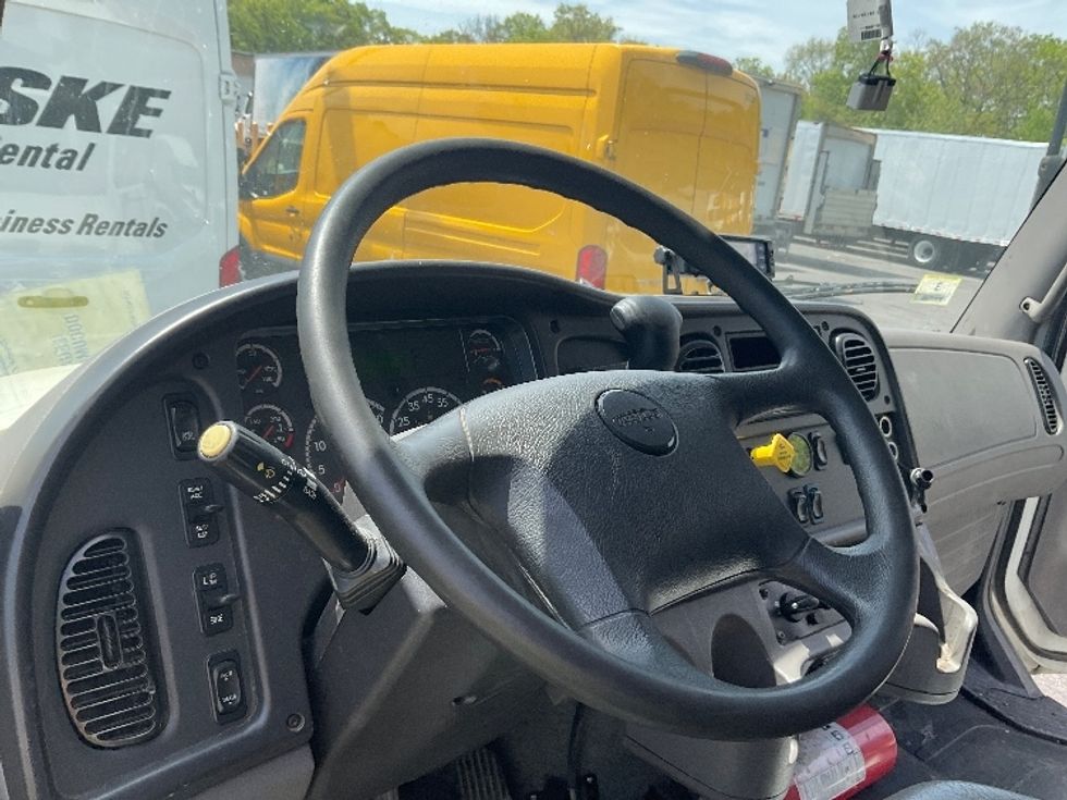 Refrigerated Truck-Light and Medium Duty Trucks-Freightliner-2020-M2-Braintree-MA-147,522\n\t\tmiles-$ 59,250 - Image 17