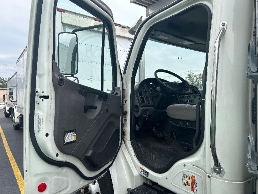 Refrigerated Truck-Light and Medium Duty Trucks-Freightliner-2020-M2-Braintree-MA-169,540\n\t\tmiles-$ 46,750 - Image 15