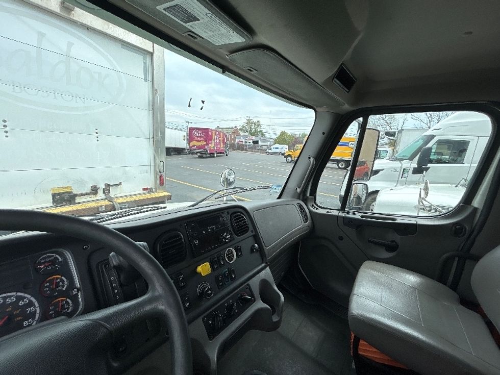Refrigerated Truck-Light and Medium Duty Trucks-Freightliner-2020-M2-Braintree-MA-169,540\n\t\tmiles-$ 46,750 - Image 18