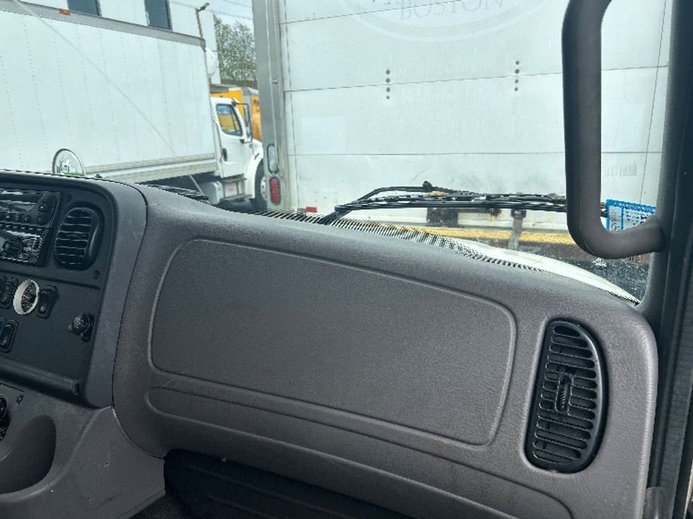 Refrigerated Truck-Light and Medium Duty Trucks-Freightliner-2020-M2-Braintree-MA-169,540\n\t\tmiles-$ 46,750 - Image 20