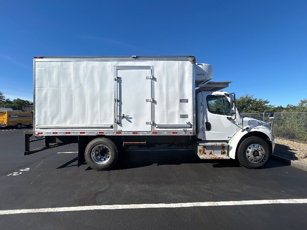 Refrigerated Truck-Light and Medium Duty Trucks-Freightliner-2020-M2-Braintree-MA-185,164\n\t\tmiles-$ 42,250 - Image 14