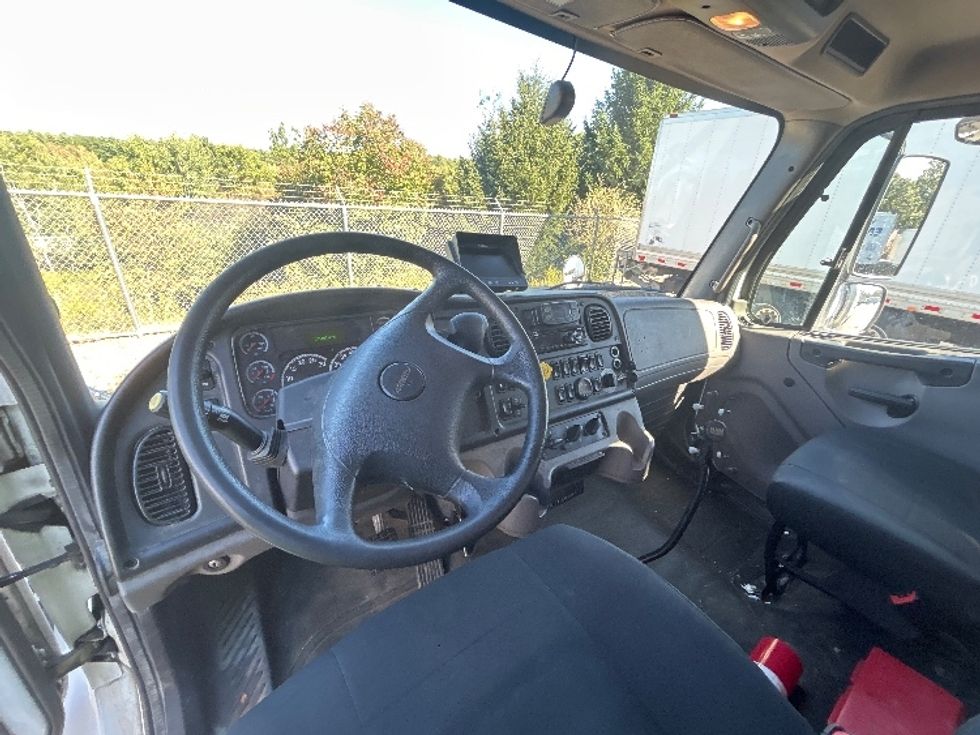 Refrigerated Truck-Light and Medium Duty Trucks-Freightliner-2020-M2-Braintree-MA-185,164\n\t\tmiles-$ 42,250 - Image 16