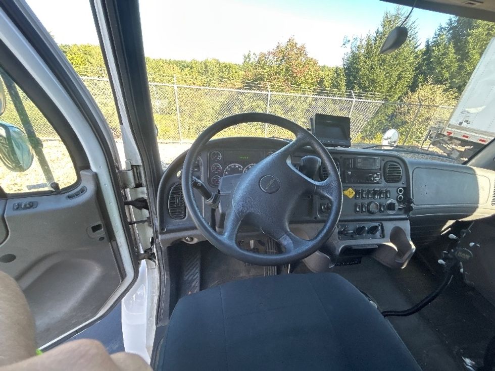 Refrigerated Truck-Light and Medium Duty Trucks-Freightliner-2020-M2-Braintree-MA-185,164\n\t\tmiles-$ 42,250 - Image 17
