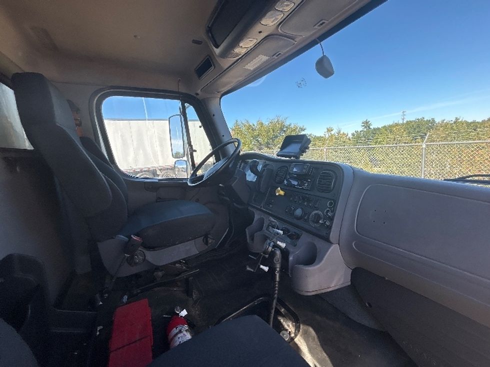 Refrigerated Truck-Light and Medium Duty Trucks-Freightliner-2020-M2-Braintree-MA-185,164\n\t\tmiles-$ 42,250 - Image 21