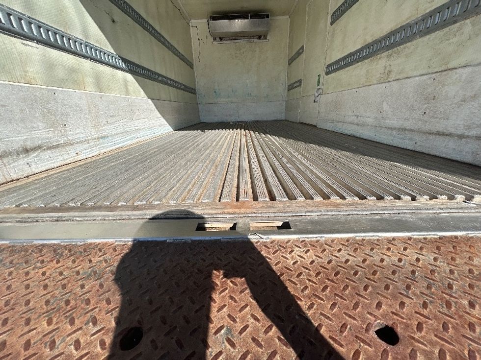 Refrigerated Truck-Light and Medium Duty Trucks-Freightliner-2020-M2-Braintree-MA-185,164\n\t\tmiles-$ 42,250 - Image 9