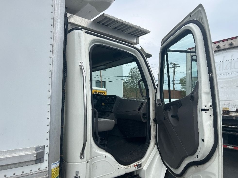 Refrigerated Truck-Light and Medium Duty Trucks-Freightliner-2020-M2-Braintree-MA-197,310\n\t\tmiles-$ 45,000 - Image 20