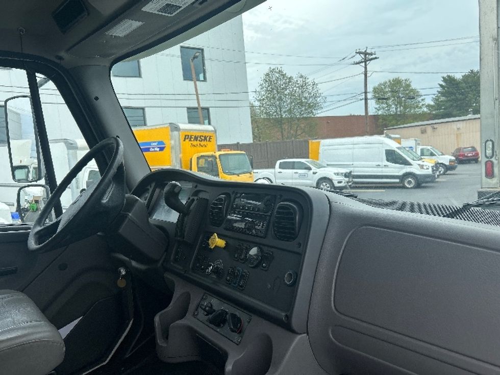 Refrigerated Truck-Light and Medium Duty Trucks-Freightliner-2020-M2-Braintree-MA-197,310\n\t\tmiles-$ 45,000 - Image 22