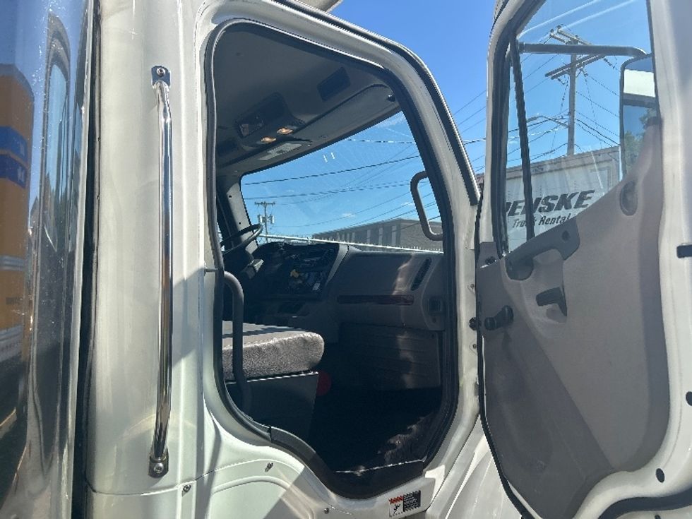 Refrigerated Truck-Light and Medium Duty Trucks-Freightliner-2020-M2-Braintree-MA-200,336\n\t\tmiles-$ 50,250 - Image 20