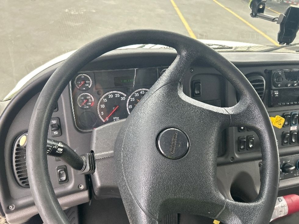 Refrigerated Truck-Light and Medium Duty Trucks-Freightliner-2020-M2-Braintree-MA-86,974\n\t\tmiles-$ 68,500 - Image 18