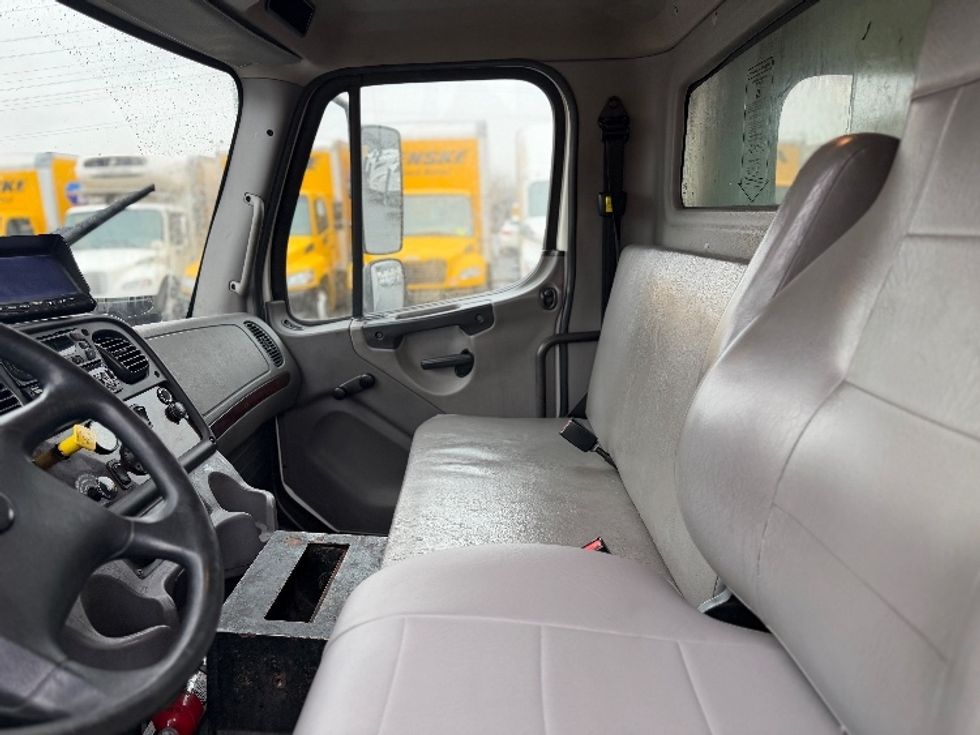 Refrigerated Truck-Light and Medium Duty Trucks-Freightliner-2020-M2-Bronx-NY-168,457\n\t\tmiles-$ 51,500 - Image 19