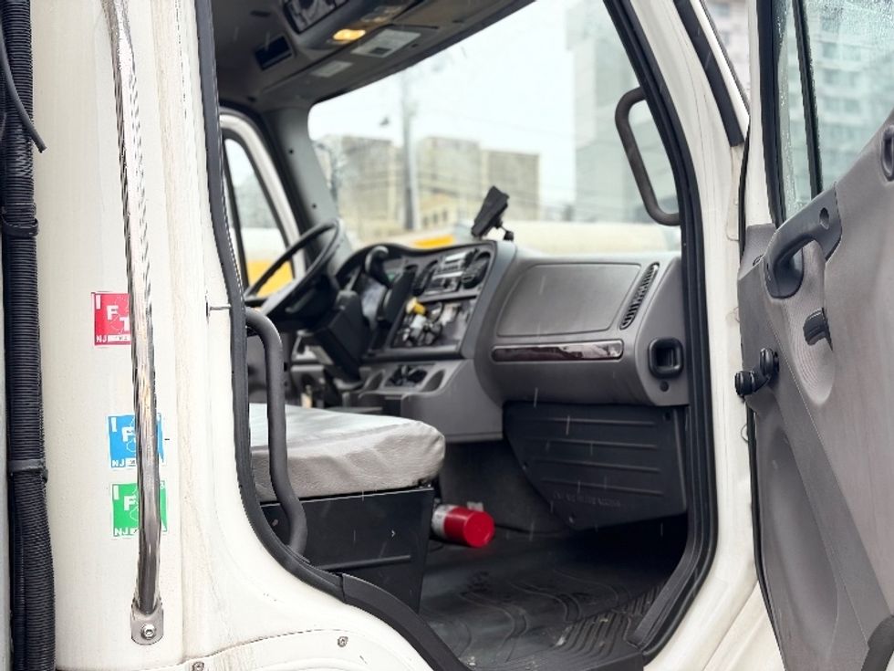 Refrigerated Truck-Light and Medium Duty Trucks-Freightliner-2020-M2-Bronx-NY-168,457\n\t\tmiles-$ 51,500 - Image 20