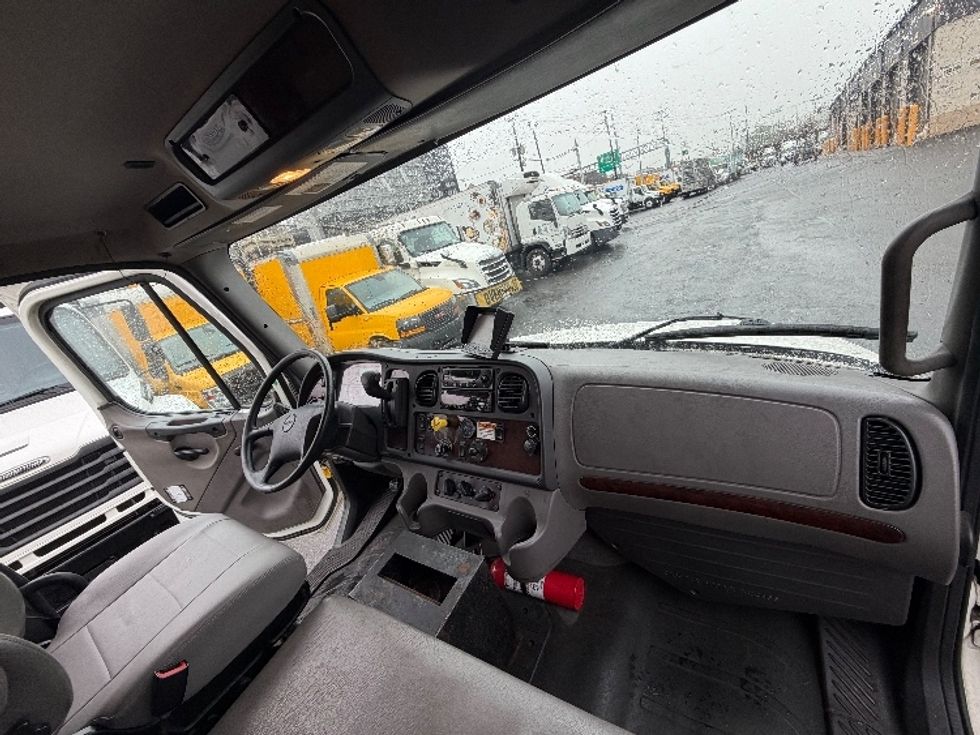 Refrigerated Truck-Light and Medium Duty Trucks-Freightliner-2020-M2-Bronx-NY-168,457\n\t\tmiles-$ 51,500 - Image 21