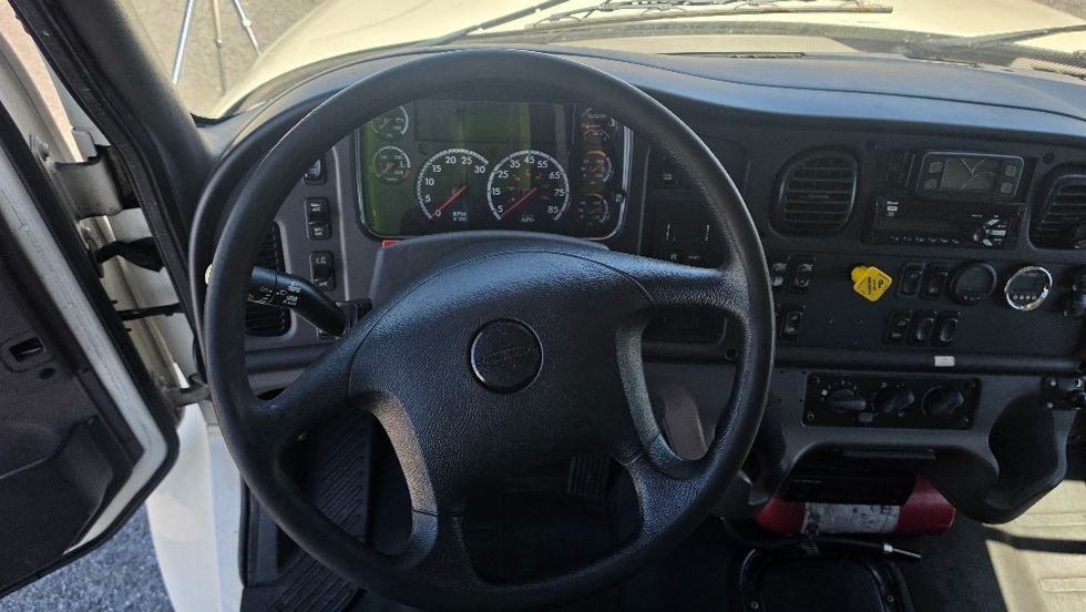 Refrigerated Truck-Light and Medium Duty Trucks-Freightliner-2020-M2-Bronx-NY-207,885\n\t\tmiles-$ 44,250 - Image 18