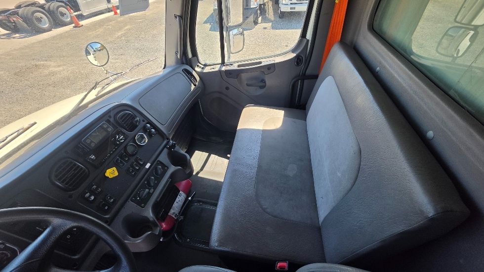 Refrigerated Truck-Light and Medium Duty Trucks-Freightliner-2020-M2-Bronx-NY-207,885\n\t\tmiles-$ 44,250 - Image 19
