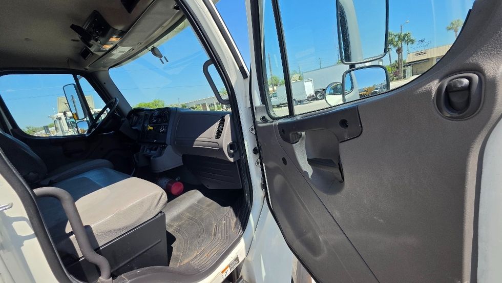 Refrigerated Truck-Light and Medium Duty Trucks-Freightliner-2020-M2-Bronx-NY-207,885\n\t\tmiles-$ 44,250 - Image 20
