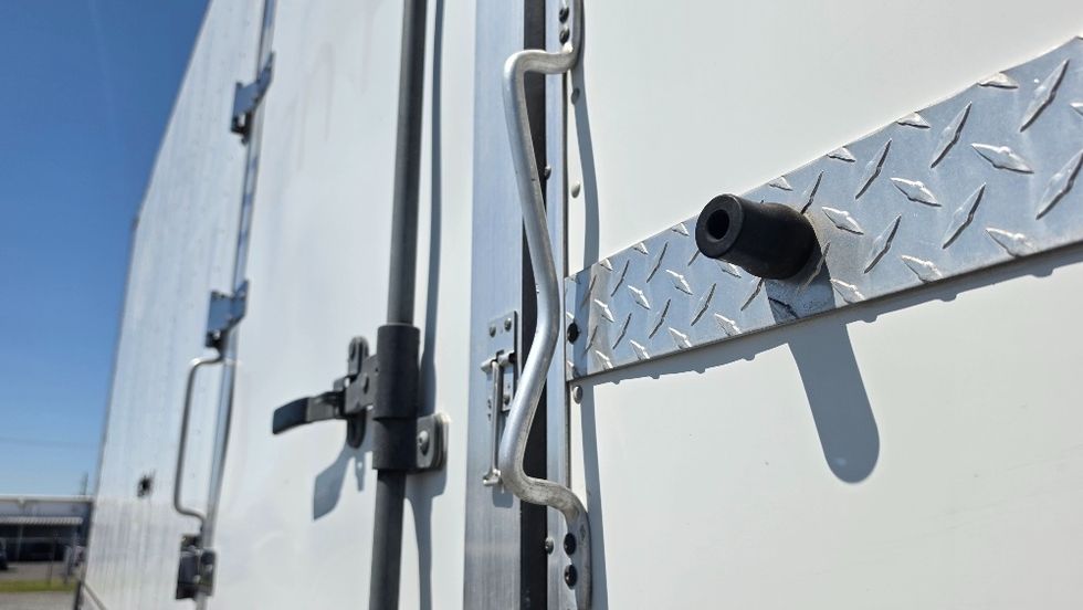 Refrigerated Truck-Light and Medium Duty Trucks-Freightliner-2020-M2-Bronx-NY-207,885\n\t\tmiles-$ 44,250 - Image 31