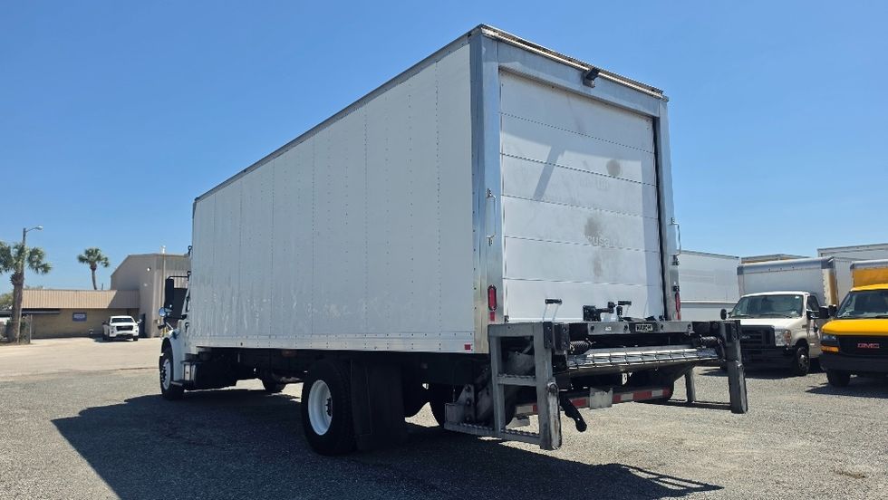 Refrigerated Truck-Light and Medium Duty Trucks-Freightliner-2020-M2-Bronx-NY-207,885\n\t\tmiles-$ 44,250 - Image 6