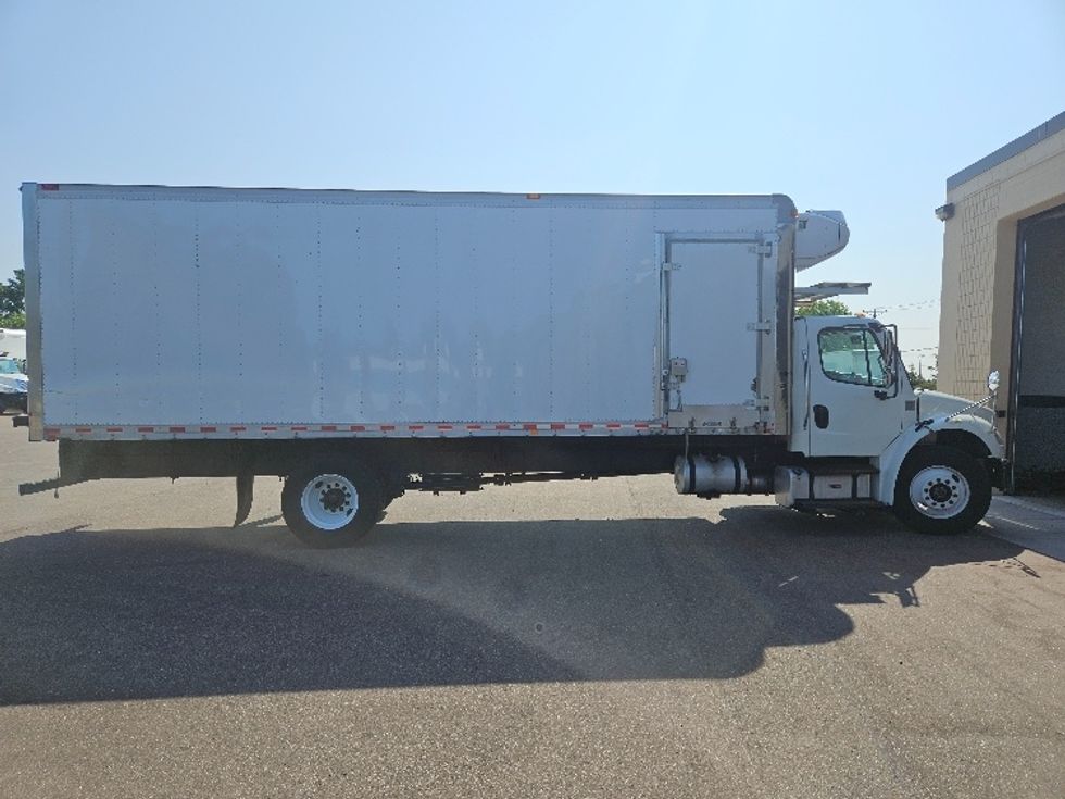 Refrigerated Truck-Light and Medium Duty Trucks-Freightliner-2020-M2-Brooklyn Park-MN-136,235\n\t\tmiles-$ 43,750 - Image 15