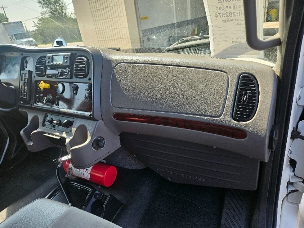 Refrigerated Truck-Light and Medium Duty Trucks-Freightliner-2020-M2-Brooklyn Park-MN-136,235\n\t\tmiles-$ 43,750 - Image 21