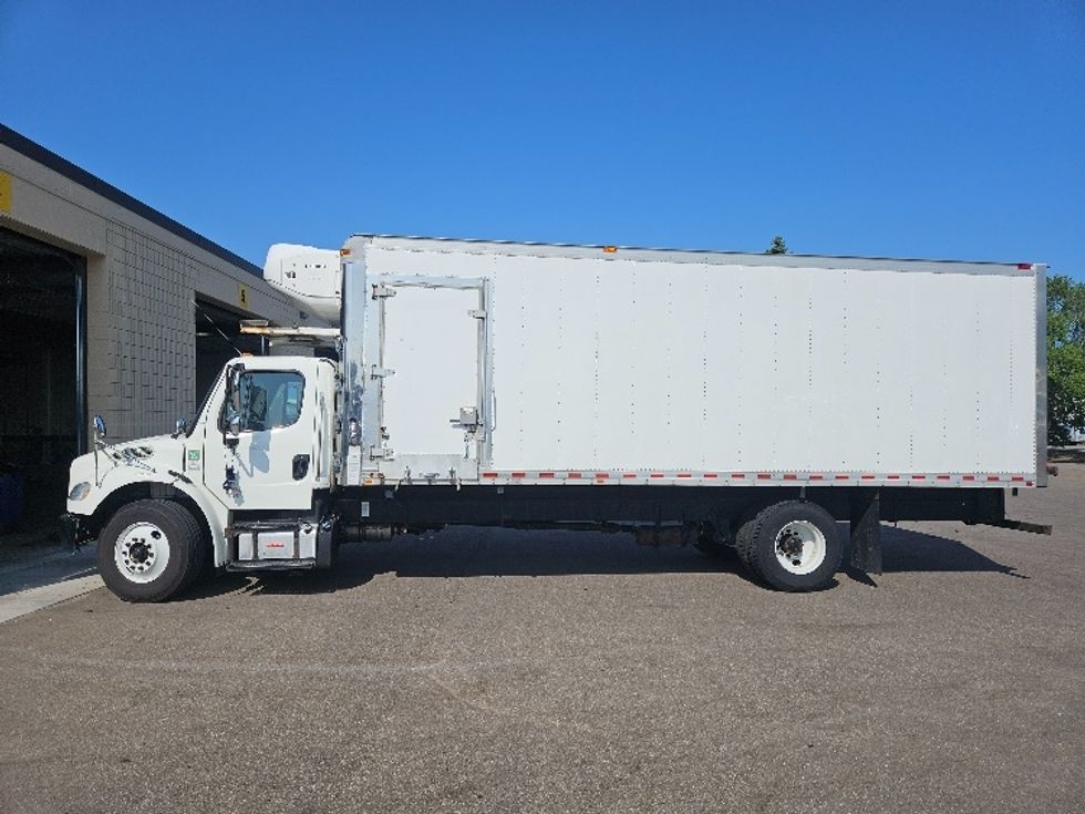 Refrigerated Truck-Light and Medium Duty Trucks-Freightliner-2020-M2-Brooklyn Park-MN-136,235\n\t\tmiles-$ 43,750 - Image 4