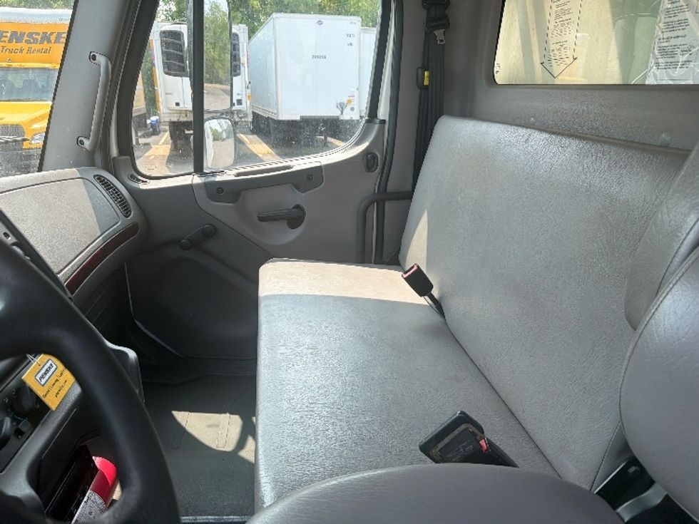 Refrigerated Truck-Light and Medium Duty Trucks-Freightliner-2020-M2-Brooklyn Park-MN-236,125\n\t\tmiles-$ 44,250 - Image 19