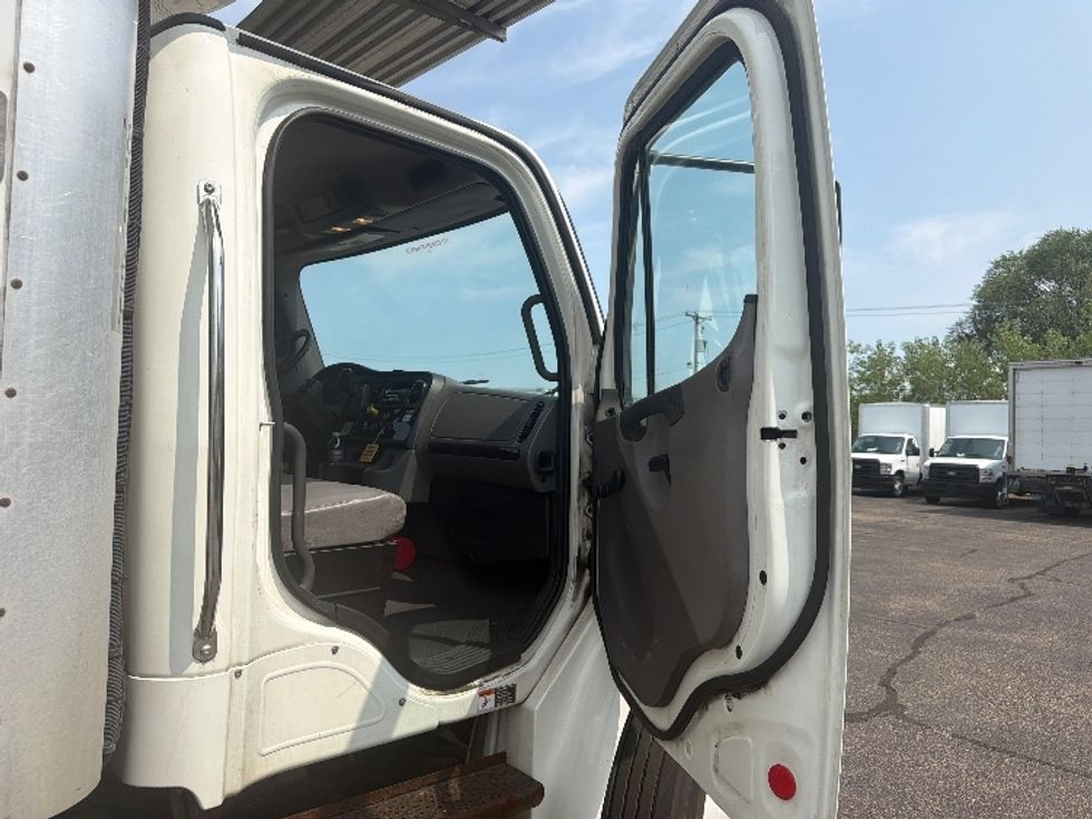 Refrigerated Truck-Light and Medium Duty Trucks-Freightliner-2020-M2-Brooklyn Park-MN-236,125\n\t\tmiles-$ 44,250 - Image 20