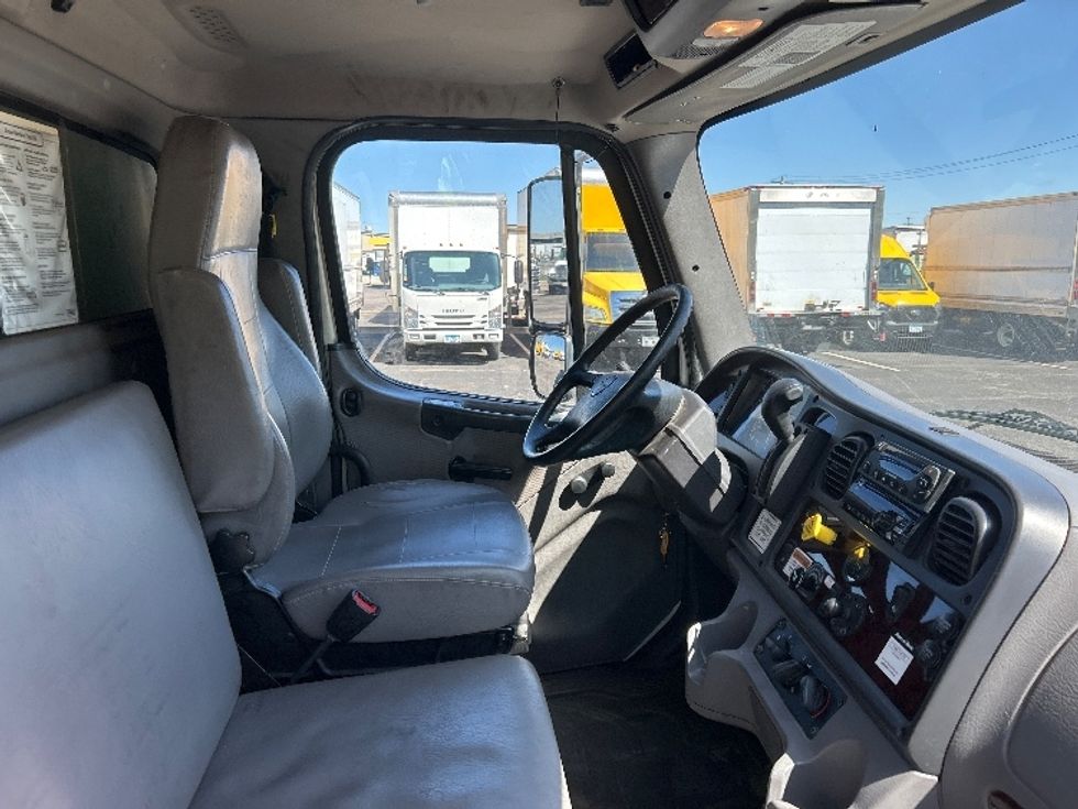 Refrigerated Truck-Light and Medium Duty Trucks-Freightliner-2020-M2-Brooklyn Park-MN-312,918\n\t\tmiles-$ 44,500 - Image 22