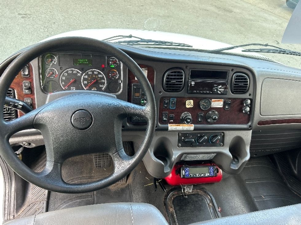 Refrigerated Truck-Light and Medium Duty Trucks-Freightliner-2020-M2-Burnaby-BC-171,500\n\t\tkm-$ 92,500 - Image 18
