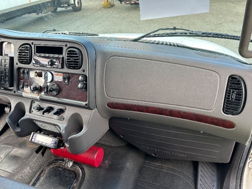 Refrigerated Truck-Light and Medium Duty Trucks-Freightliner-2020-M2-Burnaby-BC-171,500\n\t\tkm-$ 92,500 - Image 21