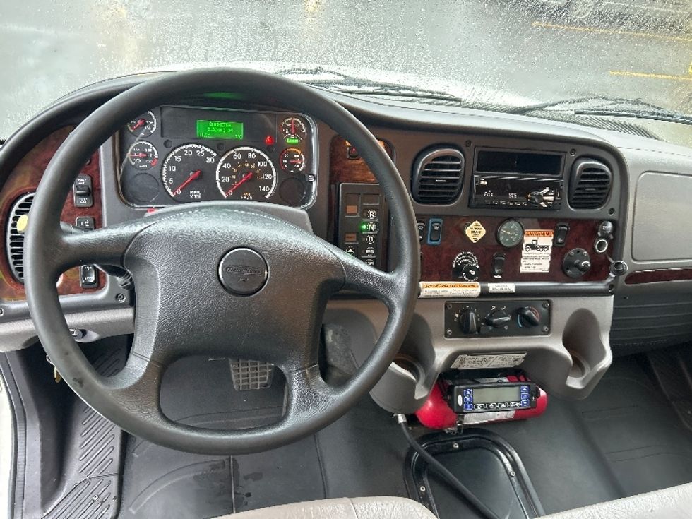 Refrigerated Truck-Light and Medium Duty Trucks-Freightliner-2020-M2-Burnaby-BC-214,584\n\t\tkm-$ 86,750 - Image 18