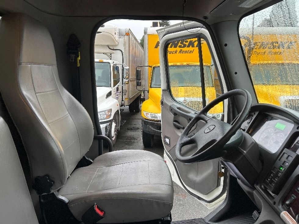 Refrigerated Truck-Light and Medium Duty Trucks-Freightliner-2020-M2-Burnaby-BC-214,584\n\t\tkm-$ 86,750 - Image 22