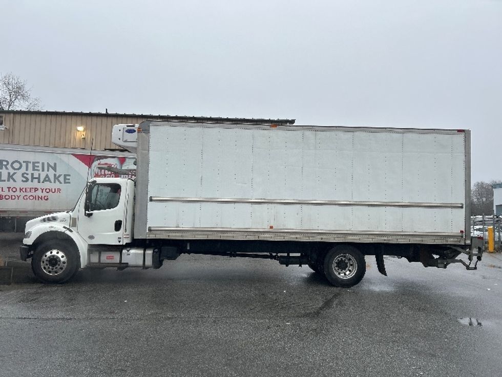 Refrigerated Truck-Light and Medium Duty Trucks-Freightliner-2020-M2-Burnaby-BC-214,584\n\t\tkm-$ 86,750 - Image 4
