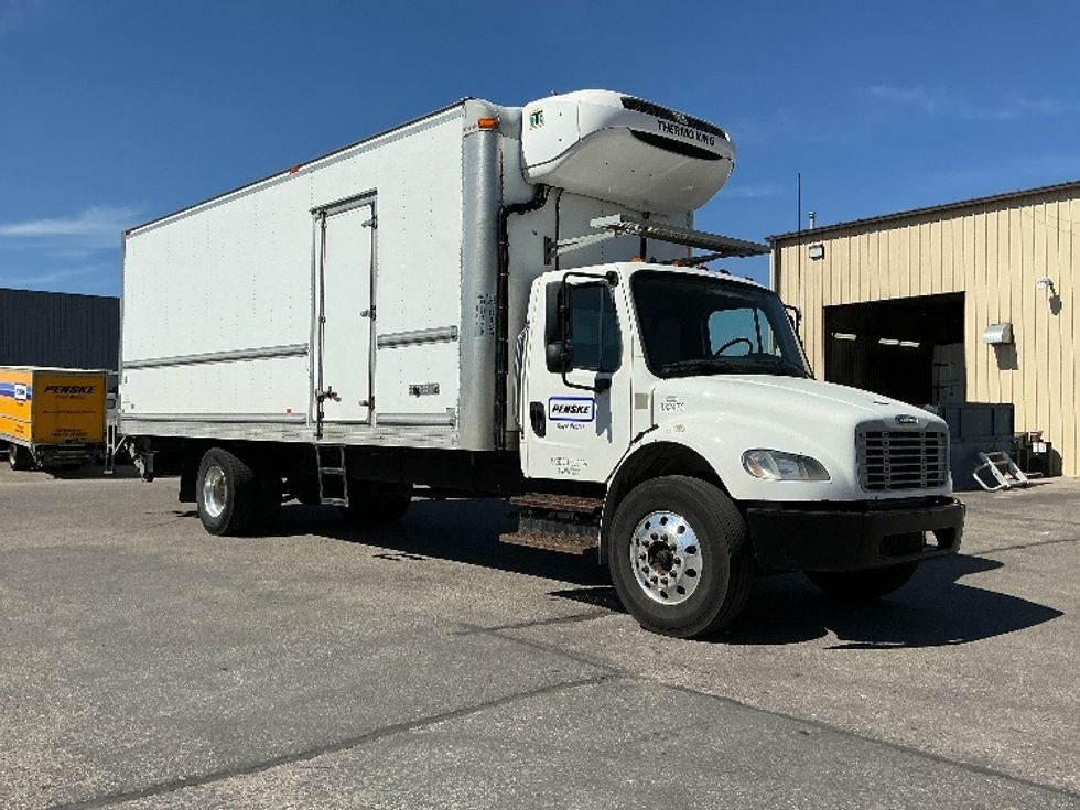 Refrigerated Truck-Light and Medium Duty Trucks-Freightliner-2020-M2-Calgary-AB-177,633\n\t\tkm-$ 92,000 - Image 1