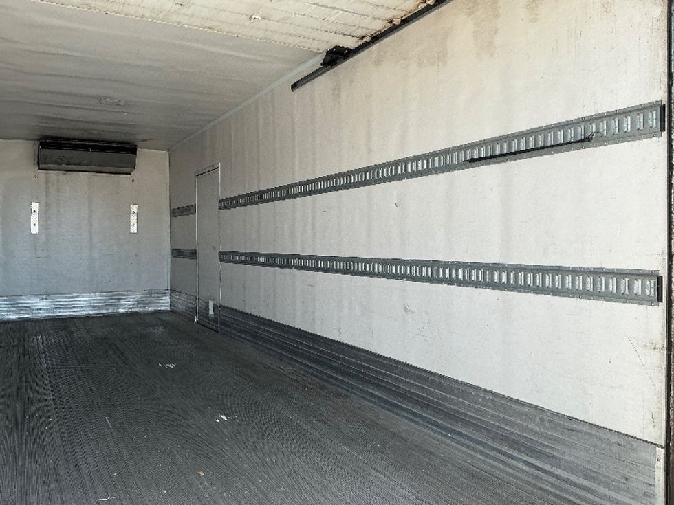 Refrigerated Truck-Light and Medium Duty Trucks-Freightliner-2020-M2-Calgary-AB-177,633\n\t\tkm-$ 92,000 - Image 12