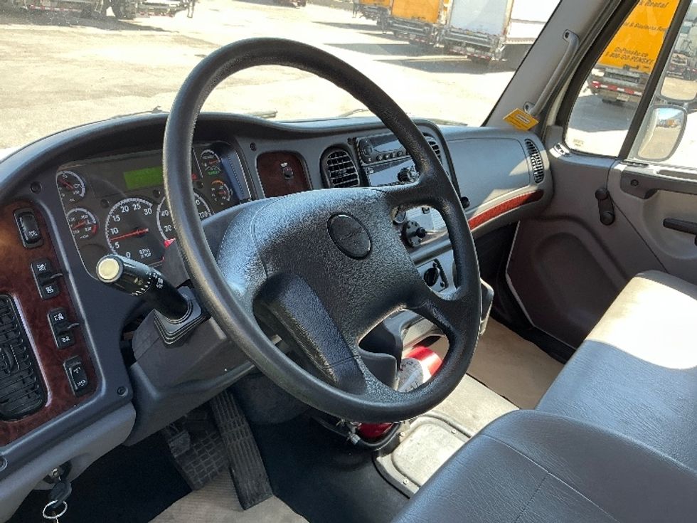 Refrigerated Truck-Light and Medium Duty Trucks-Freightliner-2020-M2-Calgary-AB-177,633\n\t\tkm-$ 92,000 - Image 17