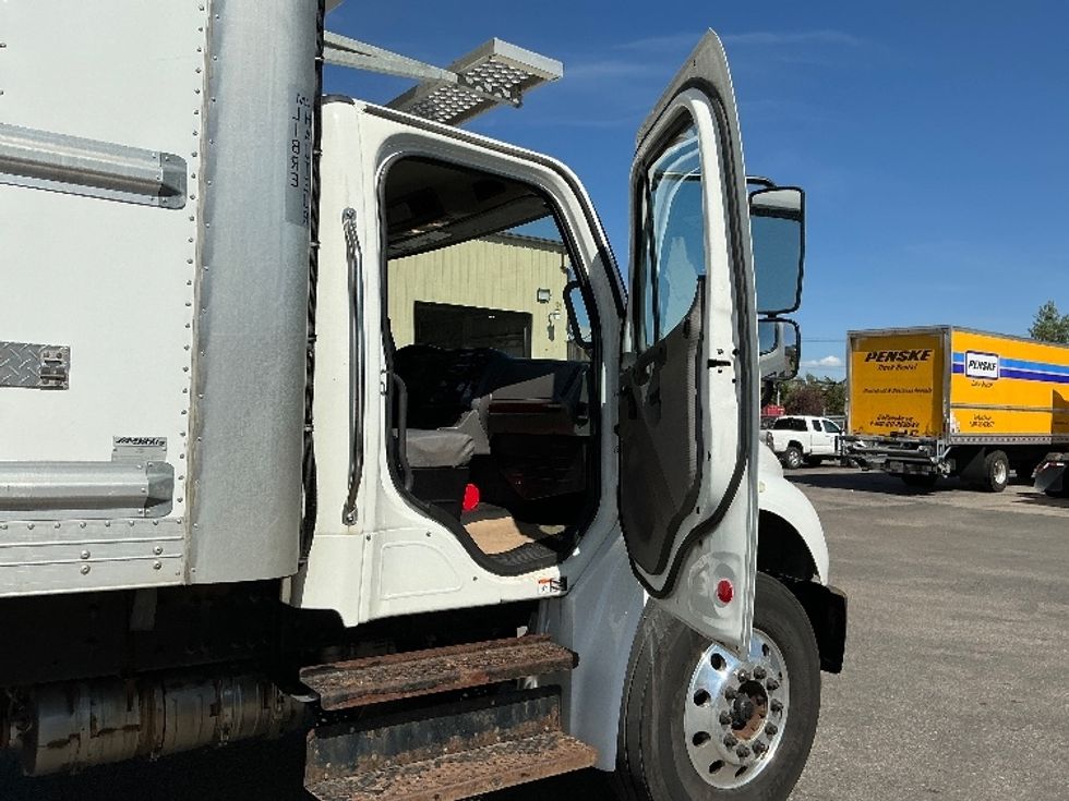 Refrigerated Truck-Light and Medium Duty Trucks-Freightliner-2020-M2-Calgary-AB-177,633\n\t\tkm-$ 92,000 - Image 20