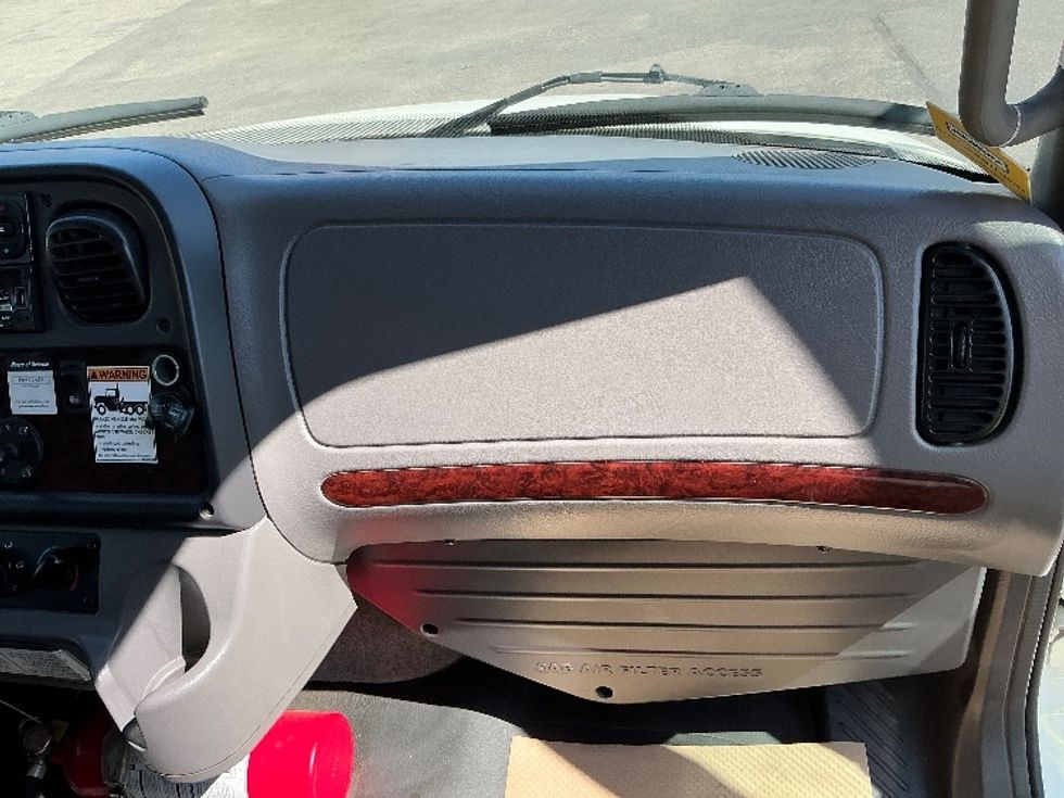 Refrigerated Truck-Light and Medium Duty Trucks-Freightliner-2020-M2-Calgary-AB-177,633\n\t\tkm-$ 92,000 - Image 21
