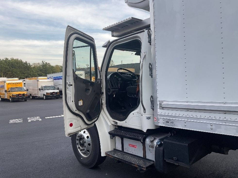 Refrigerated Truck-Light and Medium Duty Trucks-Freightliner-2020-M2-Capitol Heights-MD-229,273\n\t\tmiles-$ 46,000 - Image 16