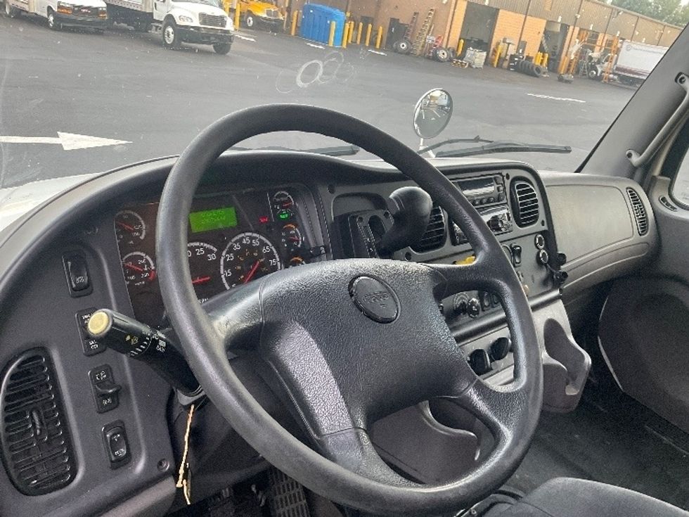 Refrigerated Truck-Light and Medium Duty Trucks-Freightliner-2020-M2-Capitol Heights-MD-229,273\n\t\tmiles-$ 46,000 - Image 17